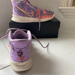 Kyrie daughters basketball shoes